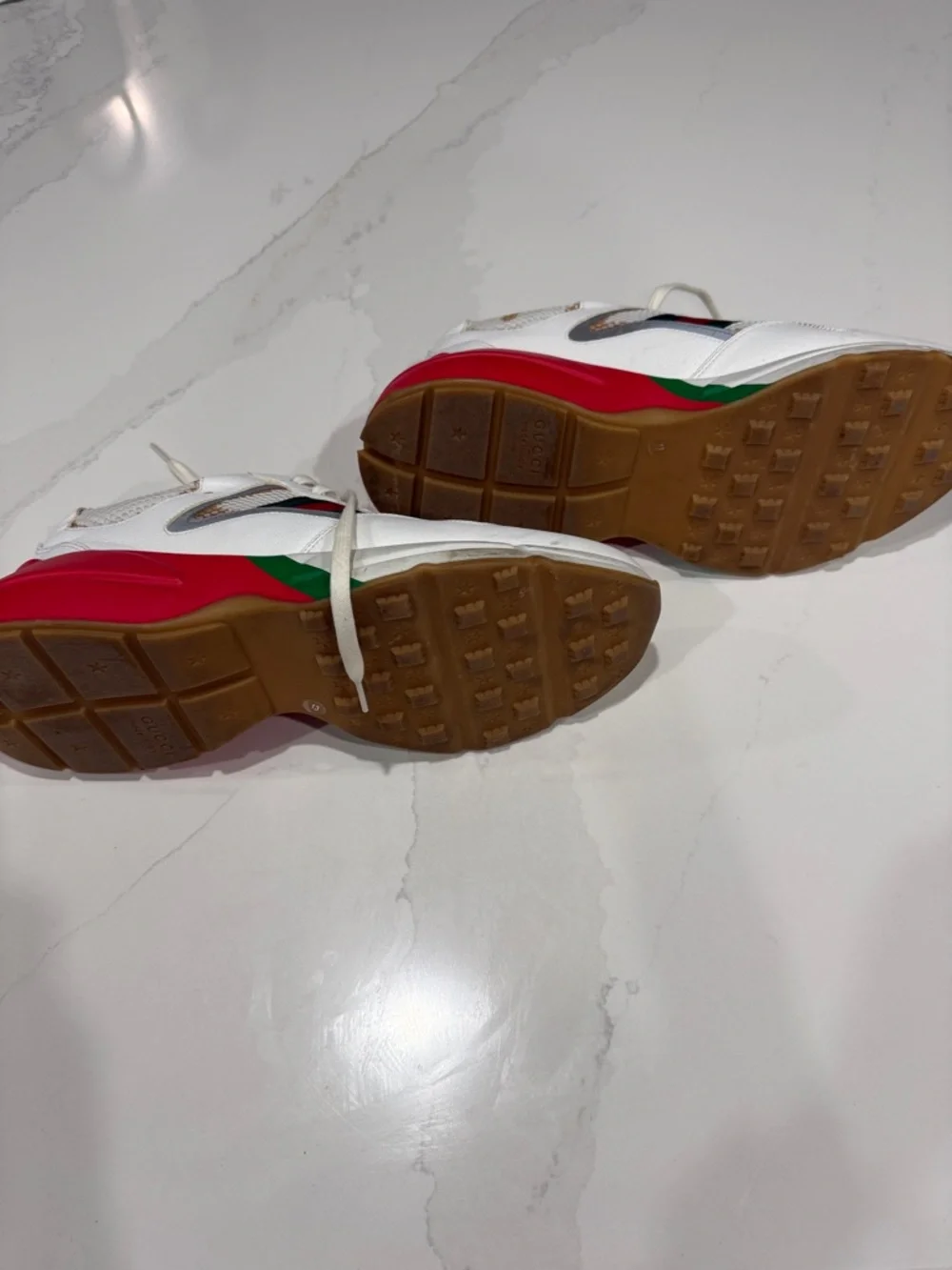 Authentic Gucci White Mesh & Leather Men’s Sneakers with Red and Green Accent